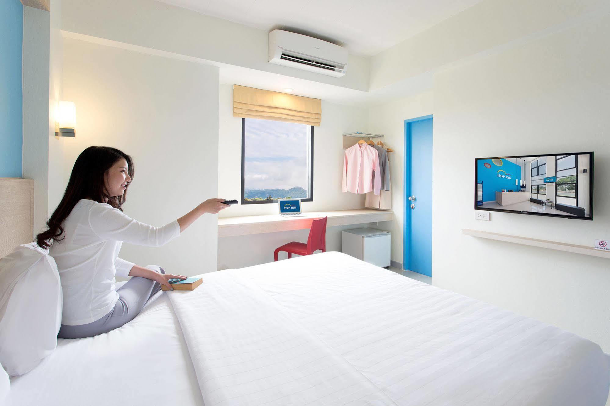 Hop Inn Ройет Экстерьер фото